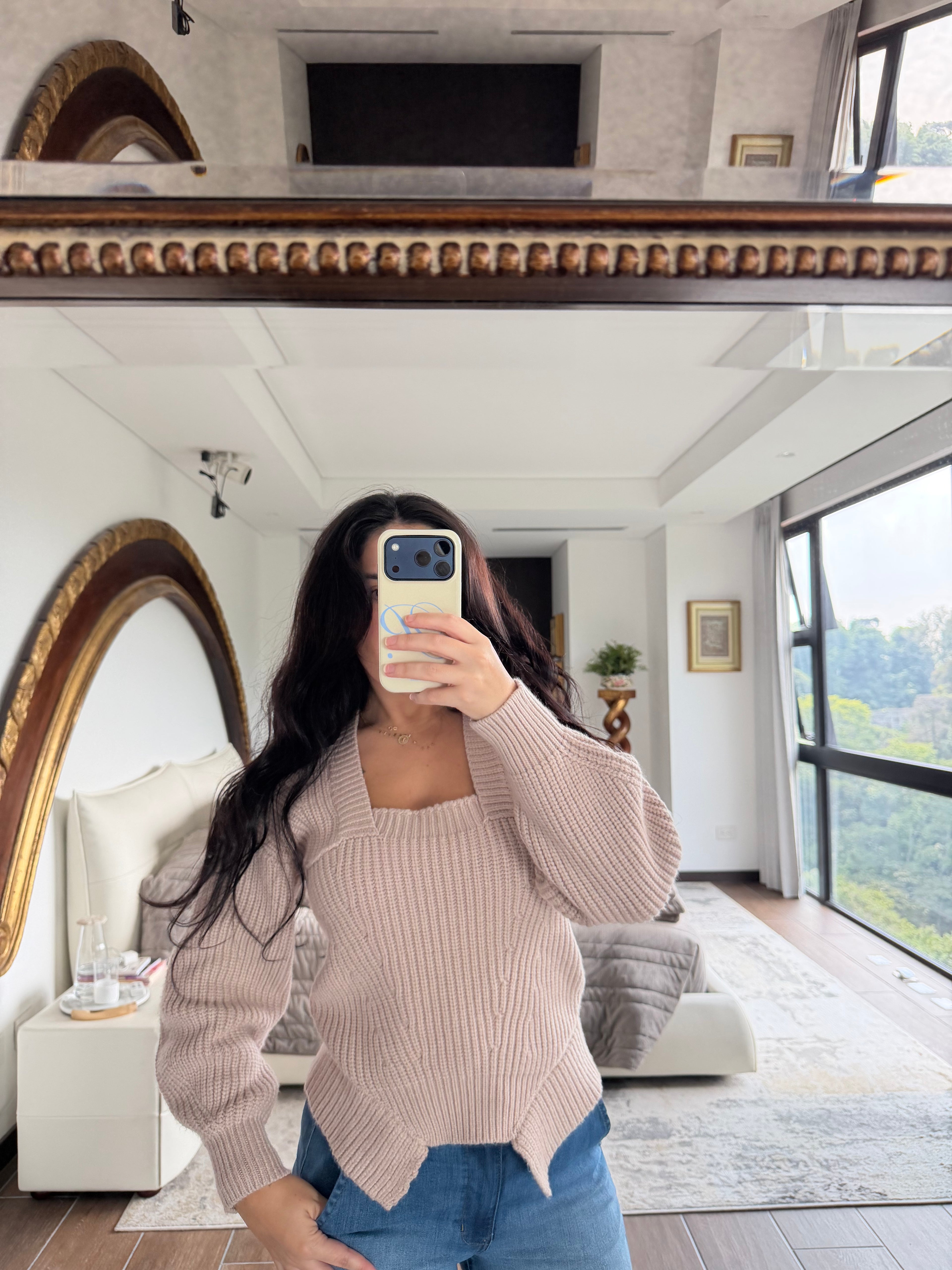 NIA TAUPE SWEATER