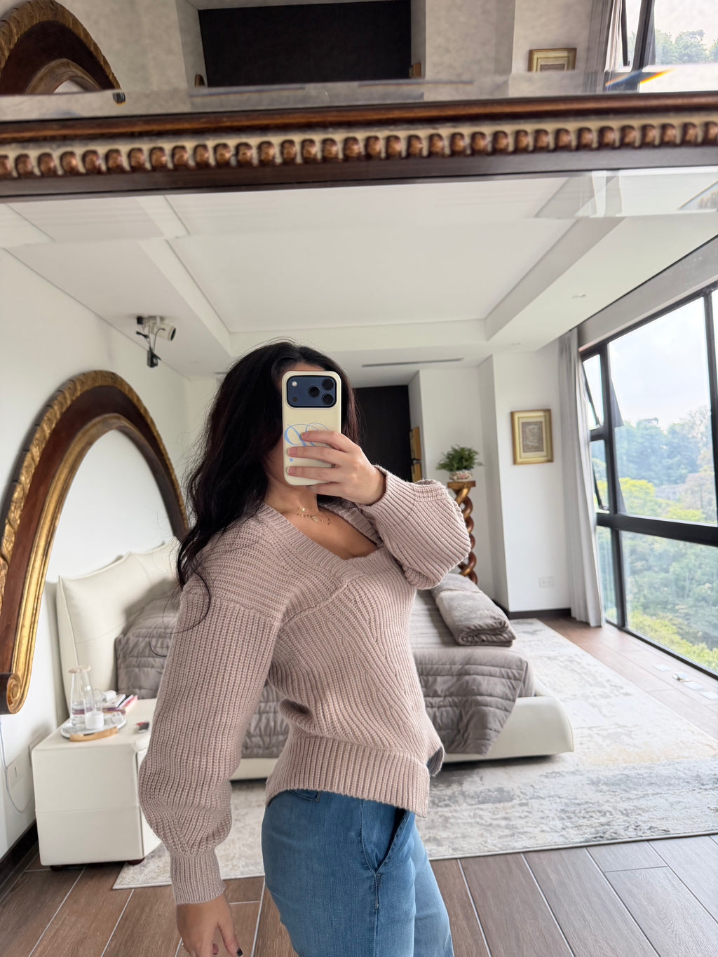 NIA TAUPE SWEATER